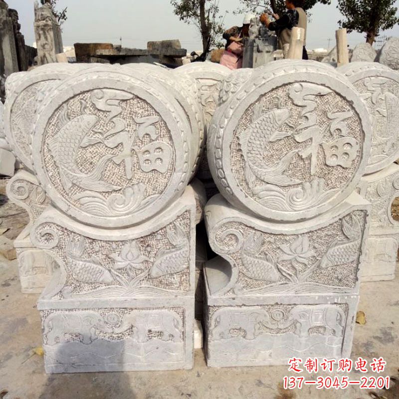福建精美绝伦的金蟾蜍门墩雕塑