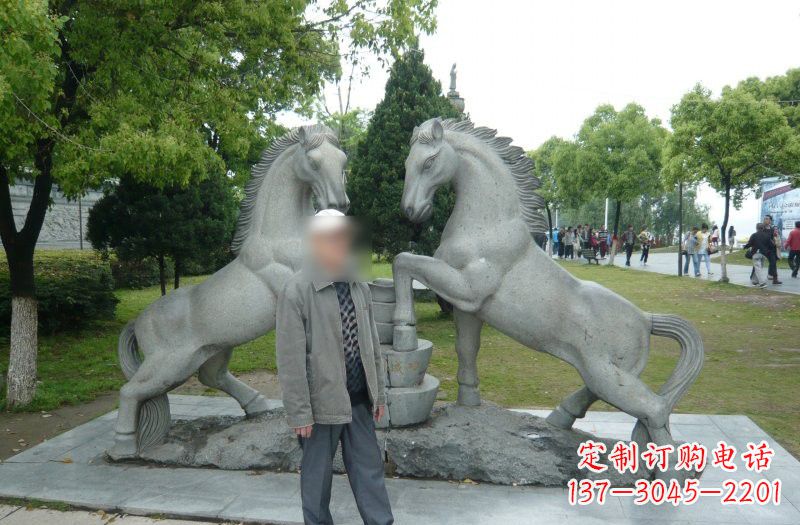 福建以马为主题的石雕艺术品