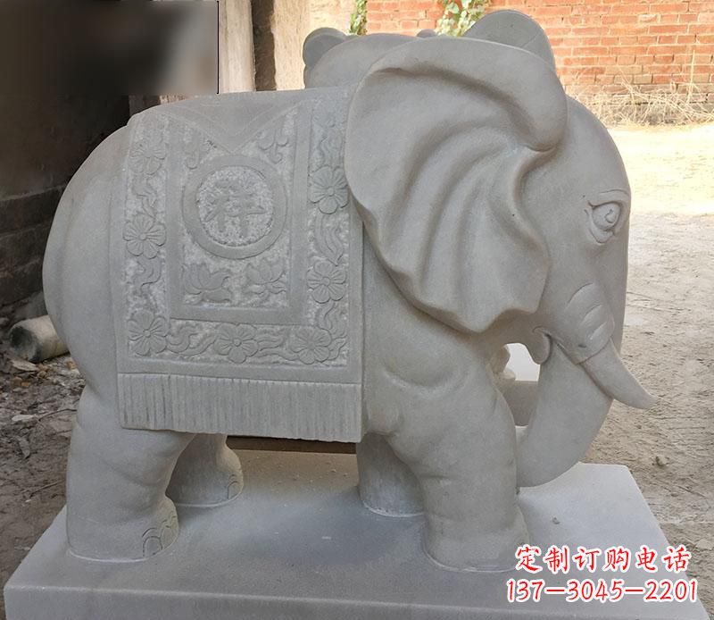 福建风格多样的大象雕塑