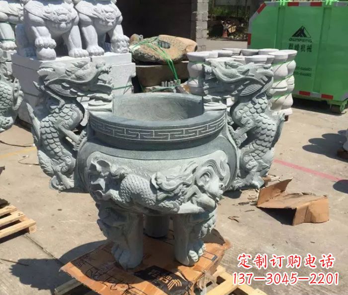 福建寺庙景观青石龙头香炉石雕 (2)