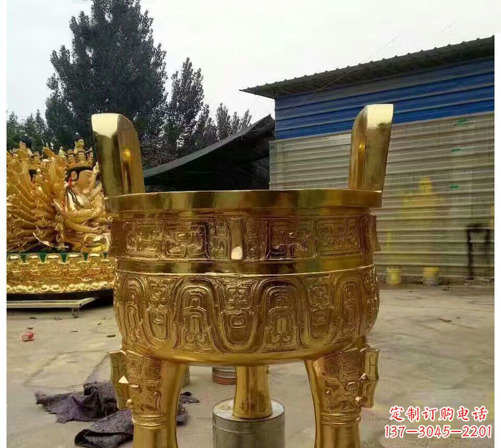 福建寺庙三足圆形香炉铜雕