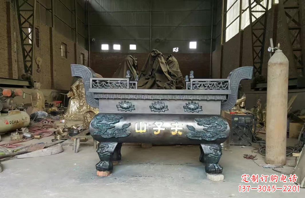 福建寺庙香炉铜雕12