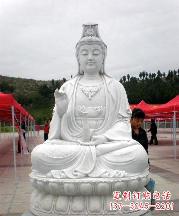 福建寺庙坐式观音雕像