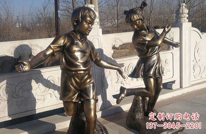 福建踢毽子的儿童铜雕 (2)