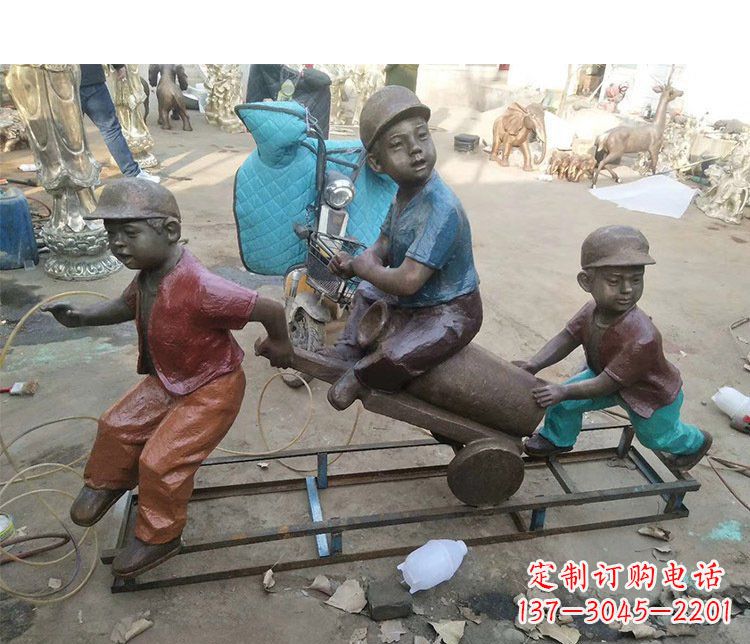 福建铜雕彩绘庭院玩耍儿童雕塑