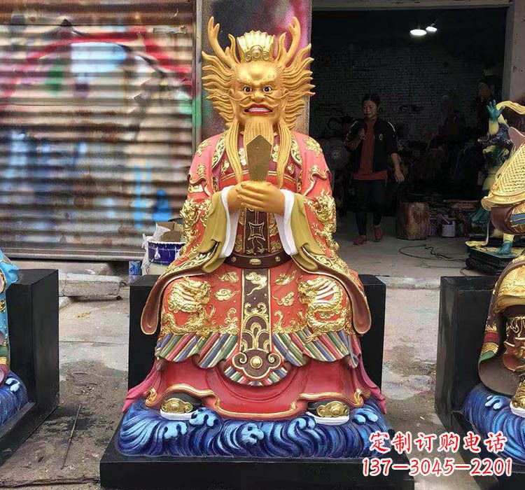 福建铜雕彩绘坐式龙王