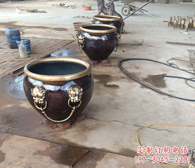 福建铜雕故宫狮子头水缸雕塑