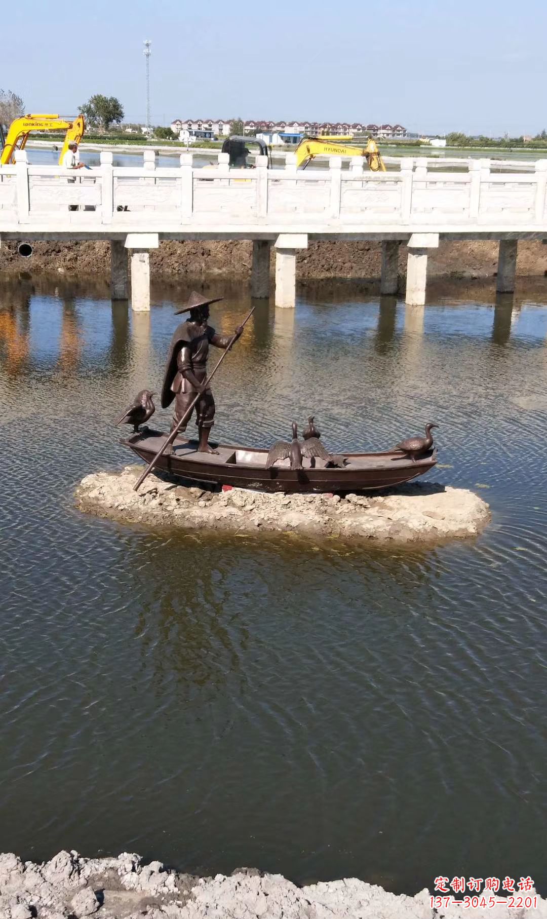 福建铜雕渔夫撑船打鱼雕塑 湖边景观雕塑