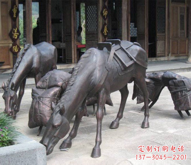 福建拖行李的马动物铜雕
