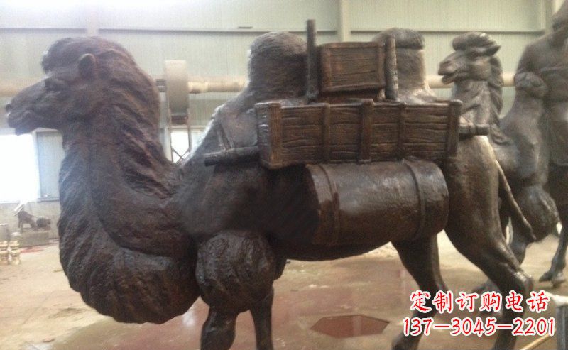 福建驮着东西的骆驼公园动物铜雕