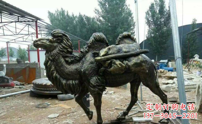 福建驮着东西的骆驼铜雕