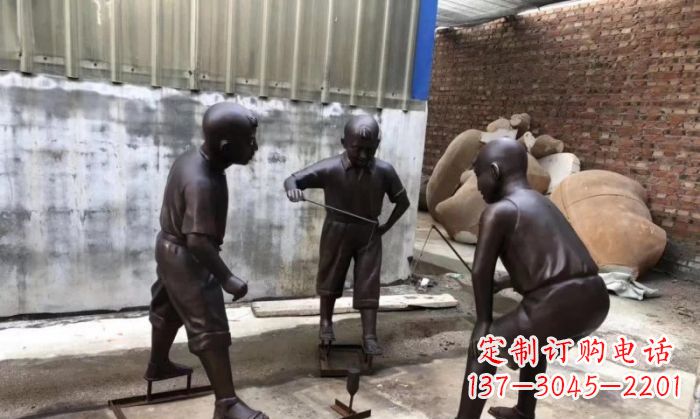 福建玩陀螺人物铜雕 (2)