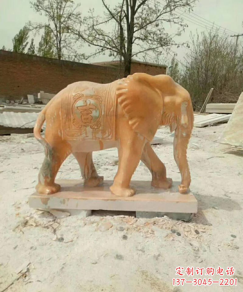 福建晚霞红大象雕塑