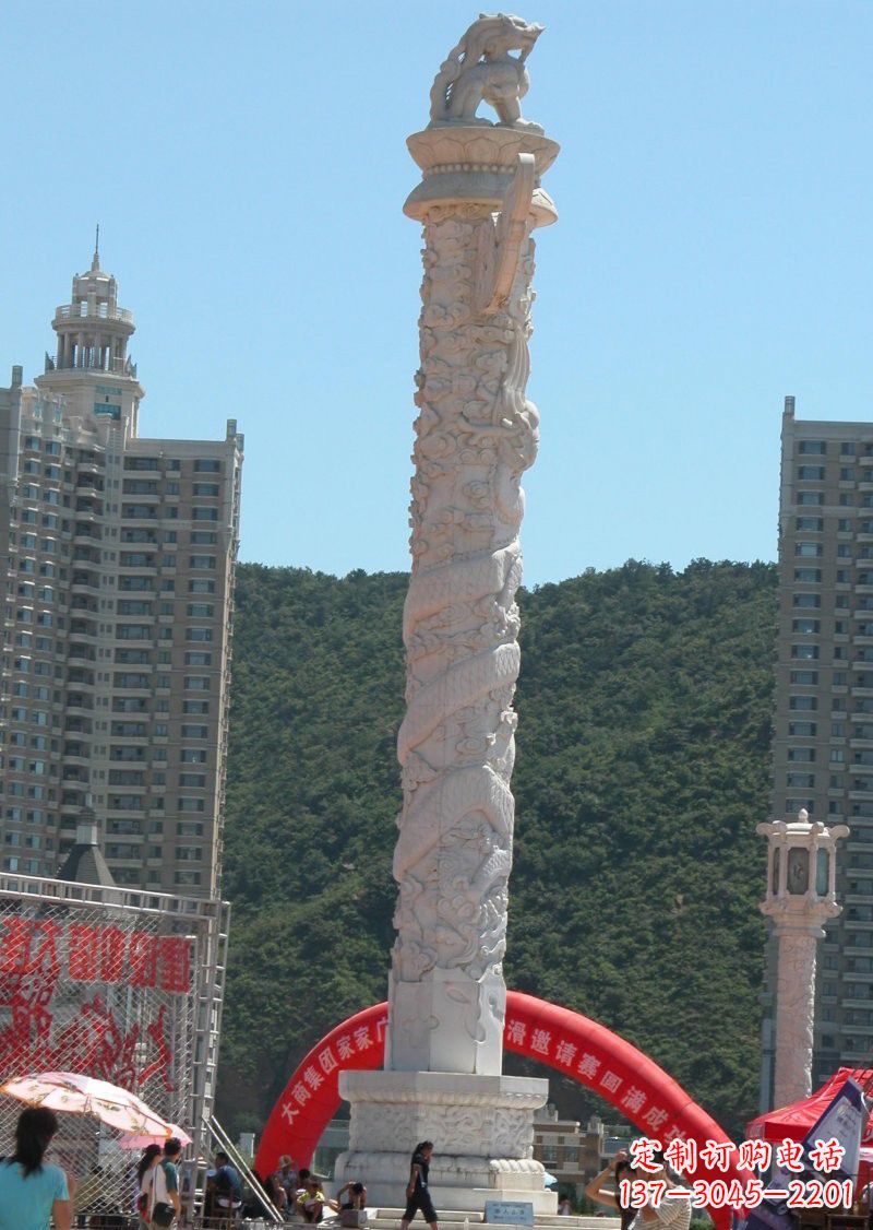 福建晚霞红广场龙柱