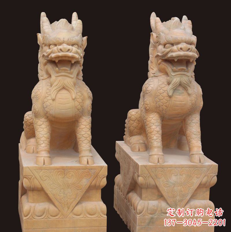 福建晚霞红门口坐式麒麟石雕