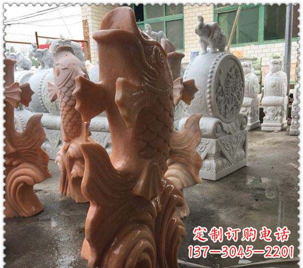 福建晚霞红喷水鲤鱼公园石雕