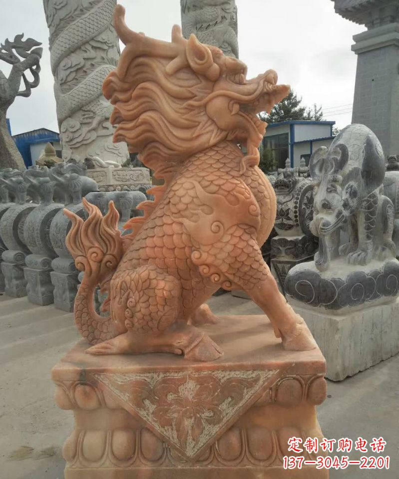 福建晚霞红麒麟雕塑1