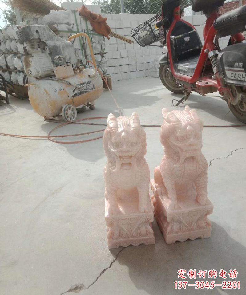 福建晚霞红神兽麒麟动物雕塑