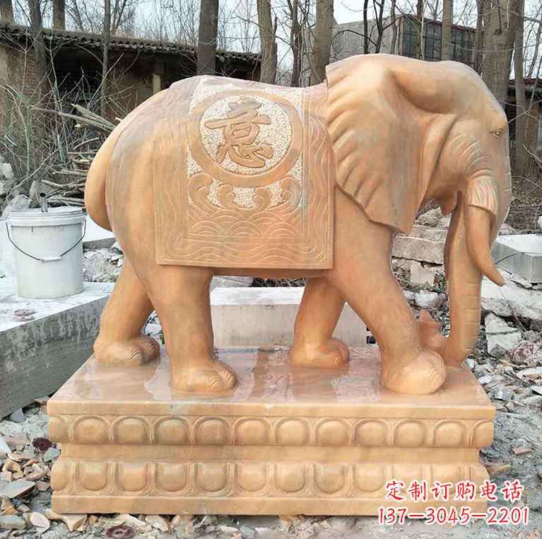 福建晚霞红石材大象雕塑