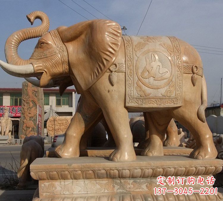 福建晚霞红石雕如意大象