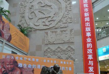 福建令人惊叹的小女孩景观铜雕