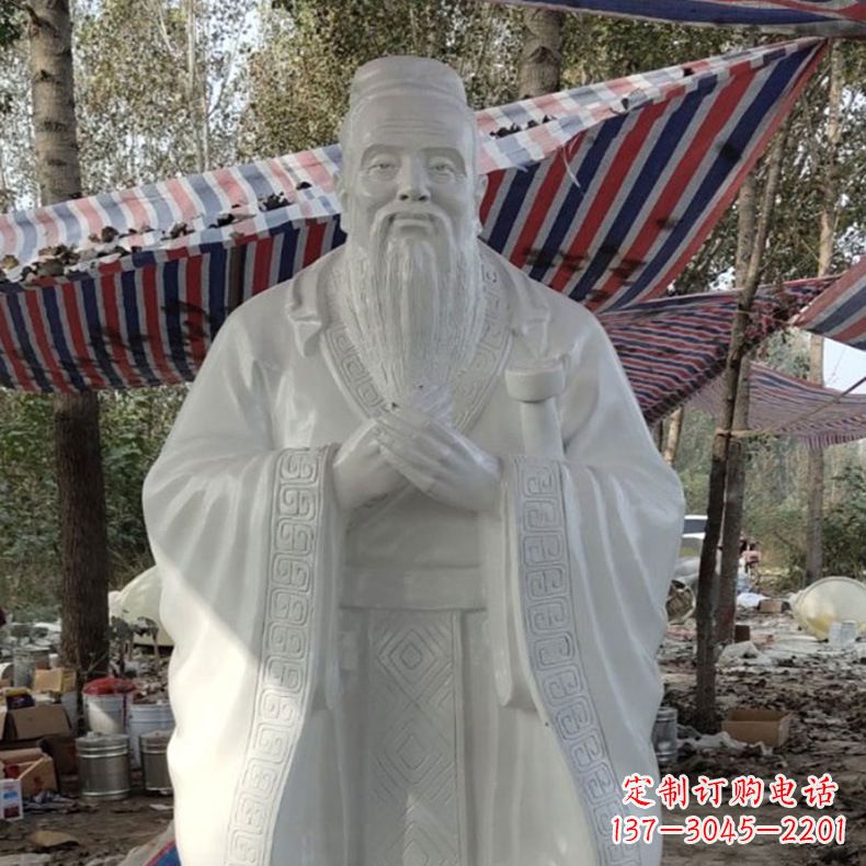 福建校园孔子雕像