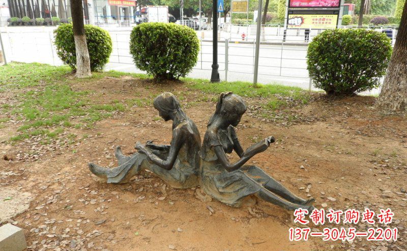 福建校园坐着看书的女孩人物铜雕