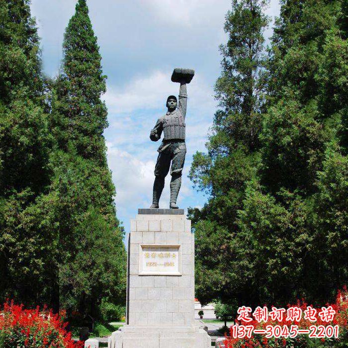 福建战斗英雄董存瑞雕塑-景区园林英雄人物景观雕塑