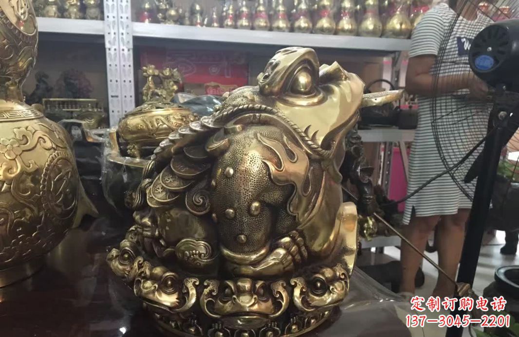 福建招财金蟾动物铜雕