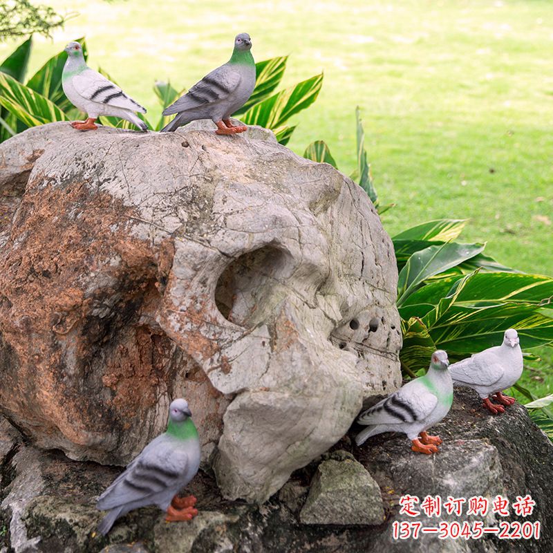 福建众人托着和平鸽雕塑