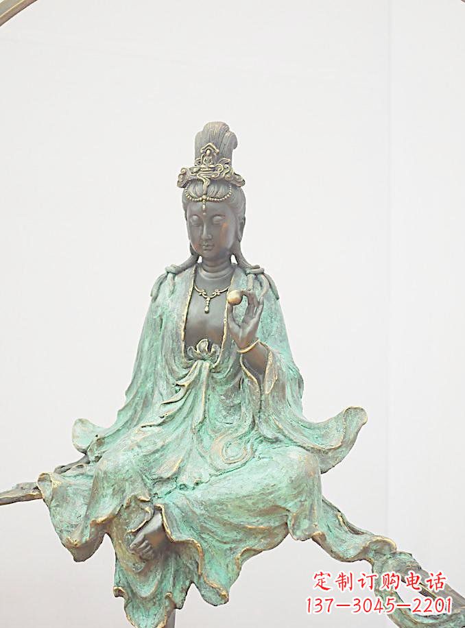 福建铸铜观自在观音雕像