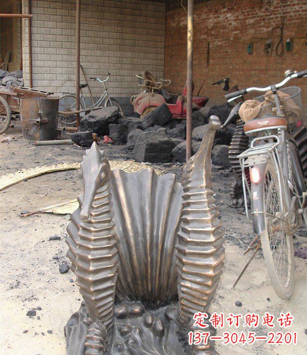 福建铸铜海马小区动物铜雕