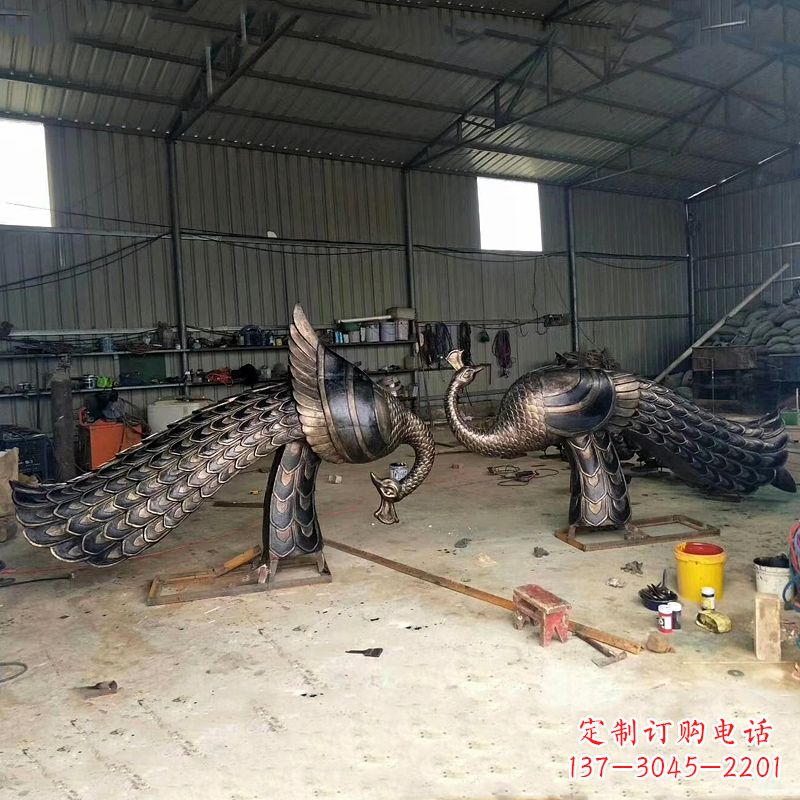 福建铸铜孔雀雕塑