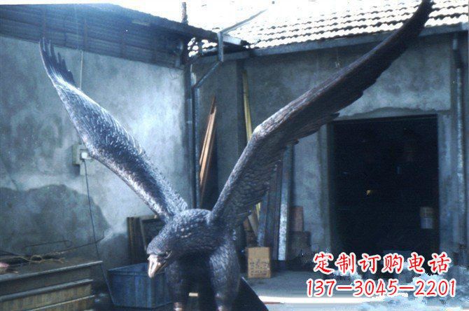 福建铸铜老鹰企业动物铜雕