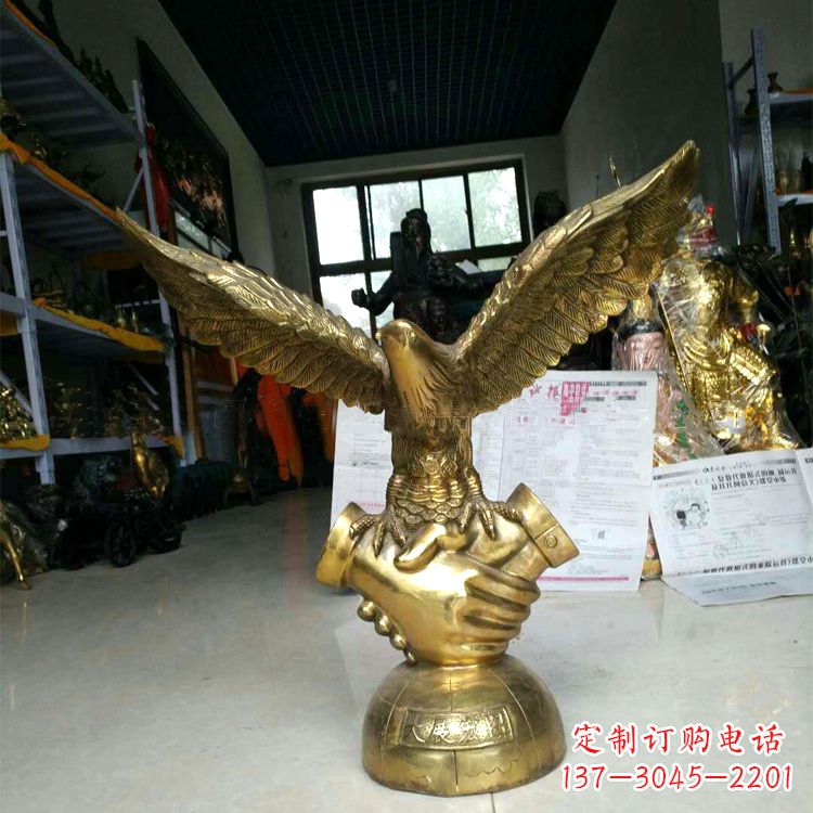 福建铸铜老鹰雕塑大展宏图