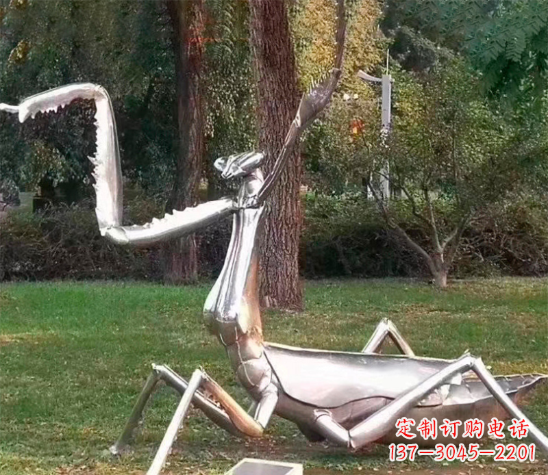 福建户外螳螂雕塑