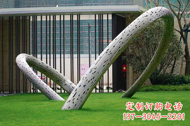 福建景观雕塑-酒店草坪创意不锈钢圆环景观雕塑