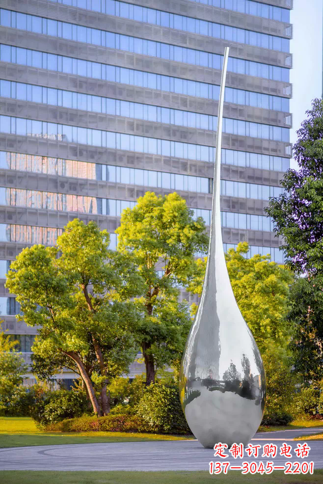 福建水滴雕塑-不锈钢镜面公园广场水滴雕塑