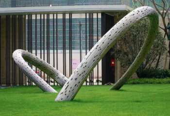 福建景观雕塑-酒店草坪创意不锈钢圆环景观雕塑