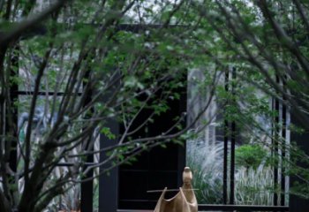 福建人物雕塑-别墅庭院创意不锈钢仿铜抽象吹笛子的人物雕塑